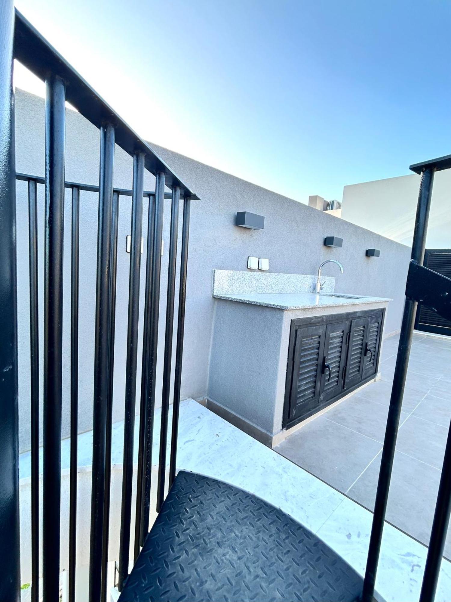 Sunset Gardens - Holiday Apartments - By Tlv Living ลิมาซอล ภายนอก รูปภาพ