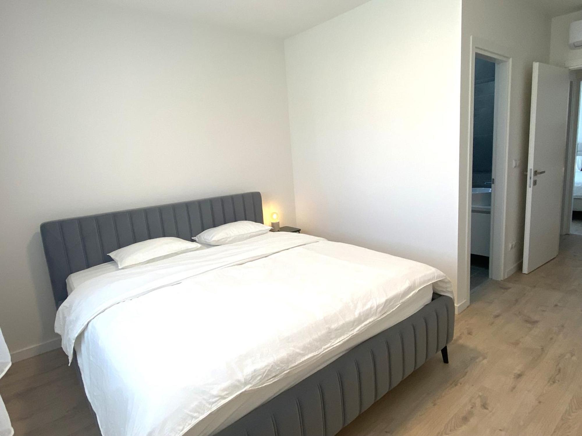 Sunset Gardens - Holiday Apartments - By Tlv Living ลิมาซอล ภายนอก รูปภาพ